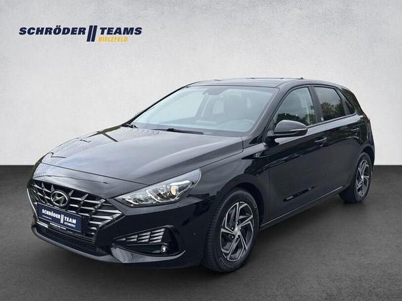 Schwarz Gebraucht 2021 Hyundai i30 Edition 30 Limousine | 15.980 € (Fairer Preis) - Bild 1/4