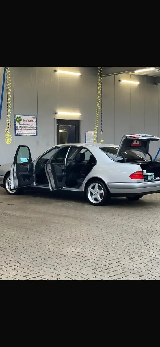 Gebraucht Mercedes E280 204 PS (150 kW) 2000 Silber Limousine