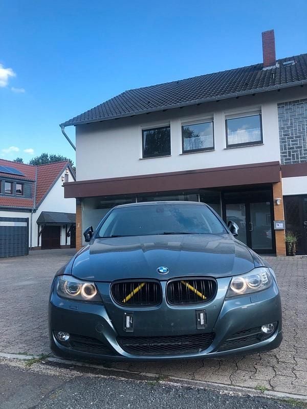 Andere farben Gebraucht 2009 BMW 325 Limousine | 6.500 € (Fairer Preis) - Bild 1/3