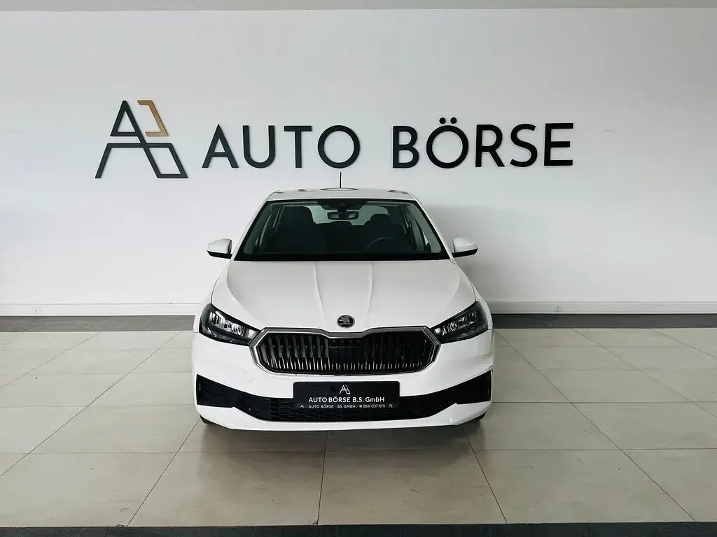 Gebraucht Skoda Fabia Active 65 PS (47 kW) 2022 Weiß Kleinwagen