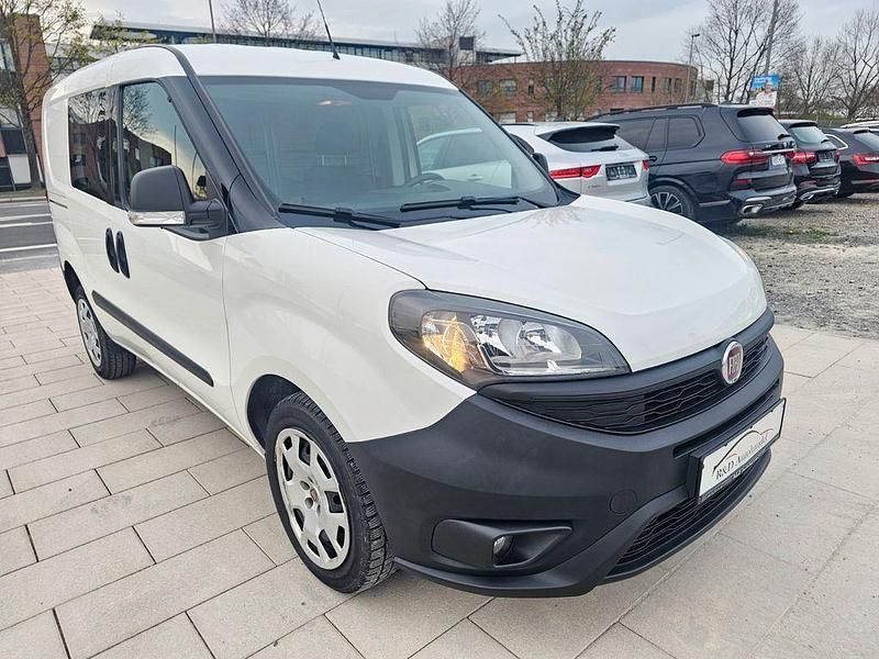Gebraucht Fiat Doblò 95 PS (69 kW) 2020 Weiß Van / Kleinbus