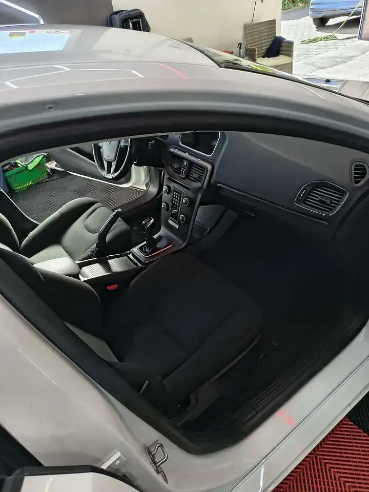 Gebraucht Volvo V40 Kinetic 122 PS (89 kW) 2017 Limousine
