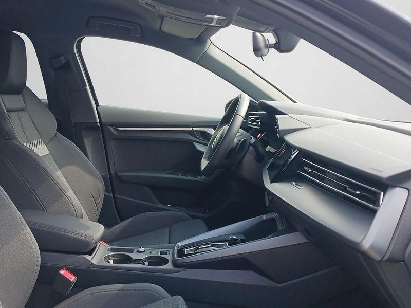 Gebraucht Audi A3 Ambiente 116 PS (85 kW) 2025 Mythosschwarz metallic (metallic) Limousine