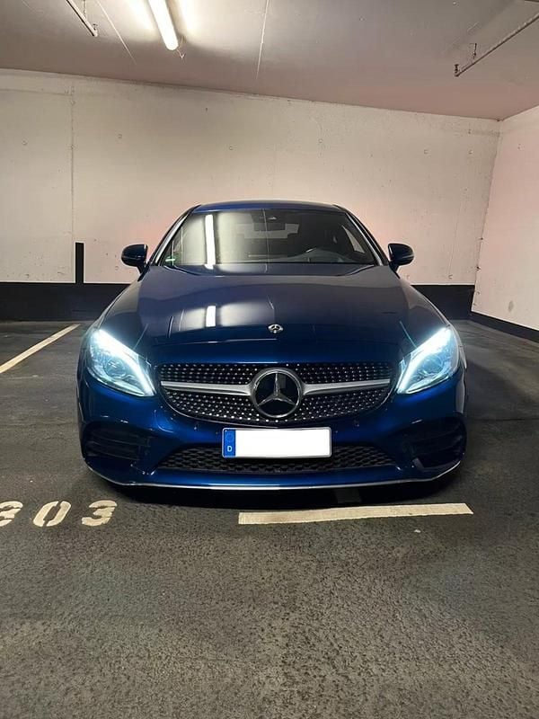 Gebraucht Mercedes C300 AMG 258 PS (189 kW) 2018 Blau Coupé
