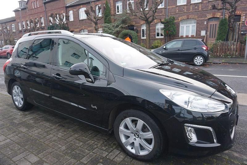 Gebraucht Peugeot 308 SW Family 111 PS (81 kW) 2012 Schwarz Kombi