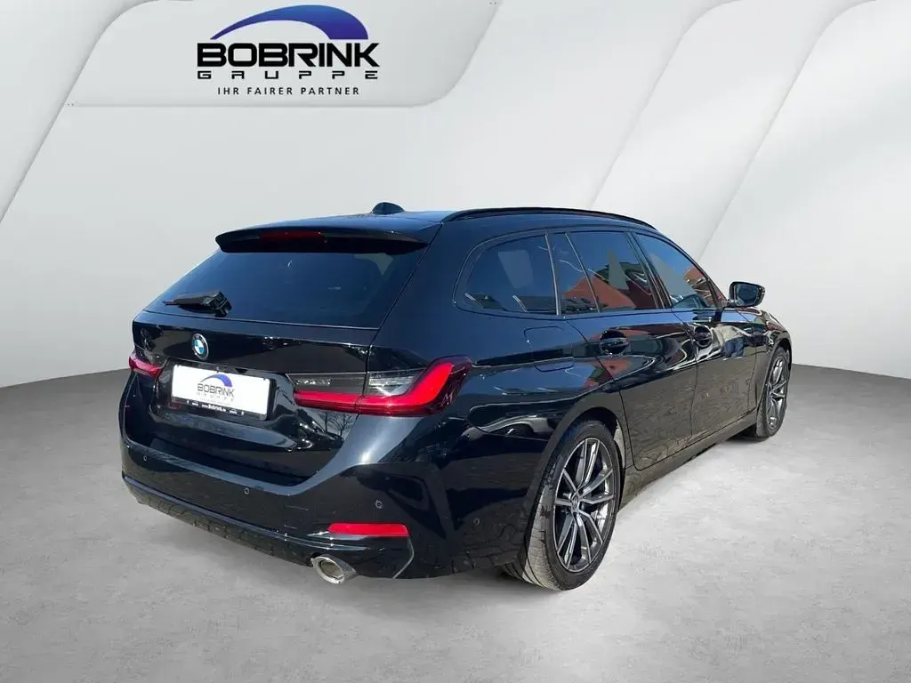Gebraucht BMW 320 Performance 190 PS (139 kW) 2023 Schwarz Kombi