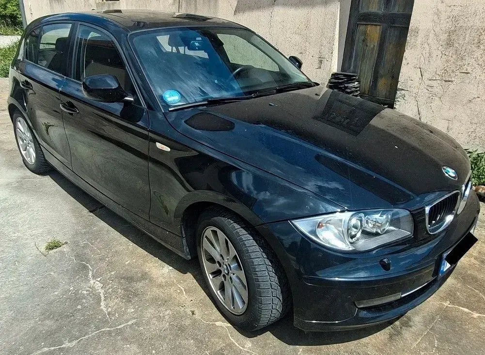 Gebraucht BMW 120 177 PS (130 kW) 2011 Schwarz Kleinwagen