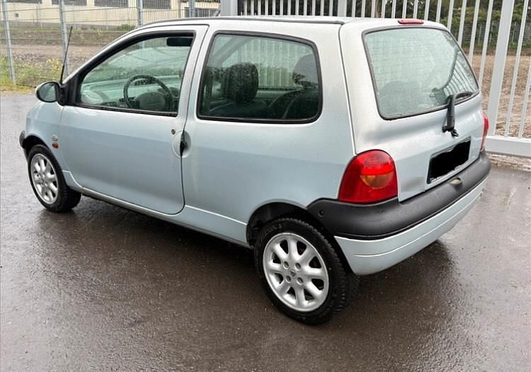 Second-hand Renault Twingo Initiale 75 CP (55 kW) 2002 Argintiu Hatchback