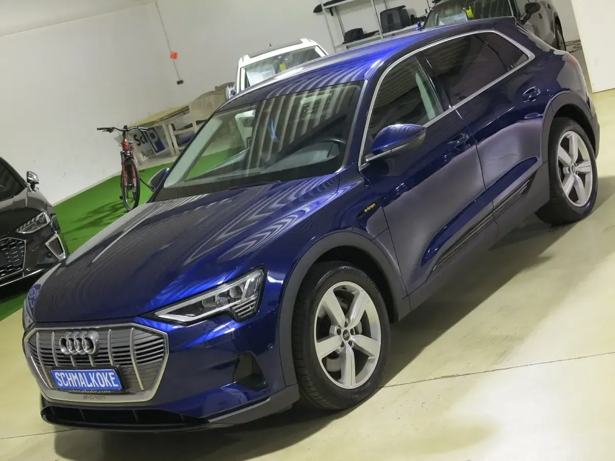 Gebraucht Audi e-tron Sport 300 kW (408 PS) 2022 Navarrablau SUV
