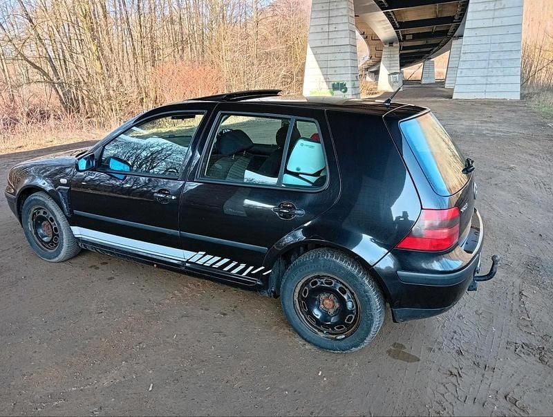 Gebraucht VW Golf IV 75 PS (55 kW) 2001 Schwarz Kleinwagen
