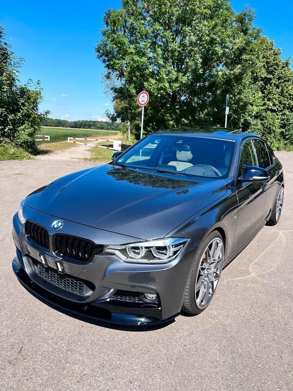 Grau Gebraucht 2015 BMW 340 M Sport Limousine | 37.900 € - Bild 1/4