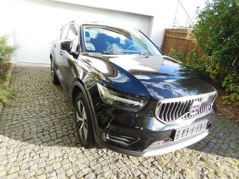 Schwarz Gebraucht 2021 Volvo XC40 SUV | 24.990 € (Fairer Preis) - Bild 1/4