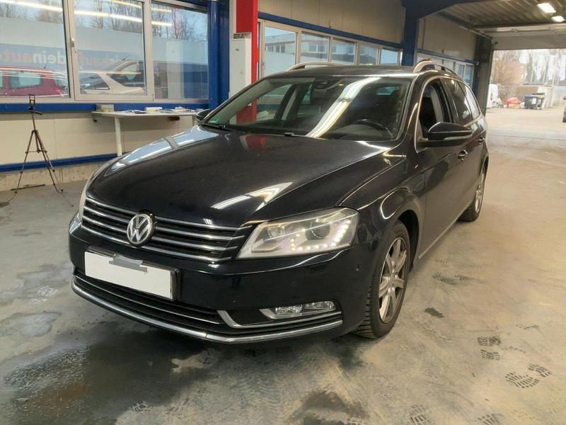 Gebraucht VW Passat Highline 170 PS (125 kW) 2011 Deep black perleffekt (metallic) Kombi