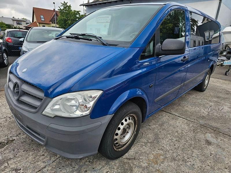 Blau Gebraucht 2011 Mercedes Vito Van / Kleinbus | 6.450 € (Fairer Preis) - Bild 1/4