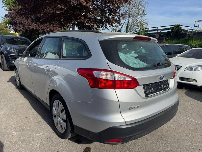Brugt Ford Focus Trend 105 HK (77 kW) 2012 Sølv Stationcar