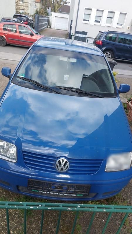 Blau Gebraucht 2000 VW Polo Kleinwagen | 450 € (Superpreis) - Bild 1/4