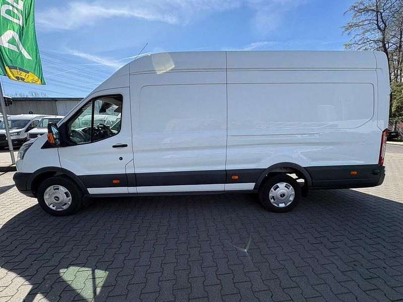 Gebraucht Ford Transit Trend 131 PS (96 kW) 2018 Weiß Van / Kleinbus