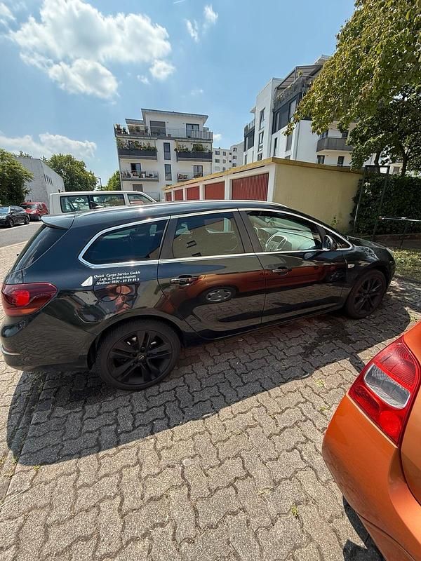 Schwarz Gebraucht 2014 Opel Astra Eco Kombi | 3.700 € (Fairer Preis) - Bild 1/4