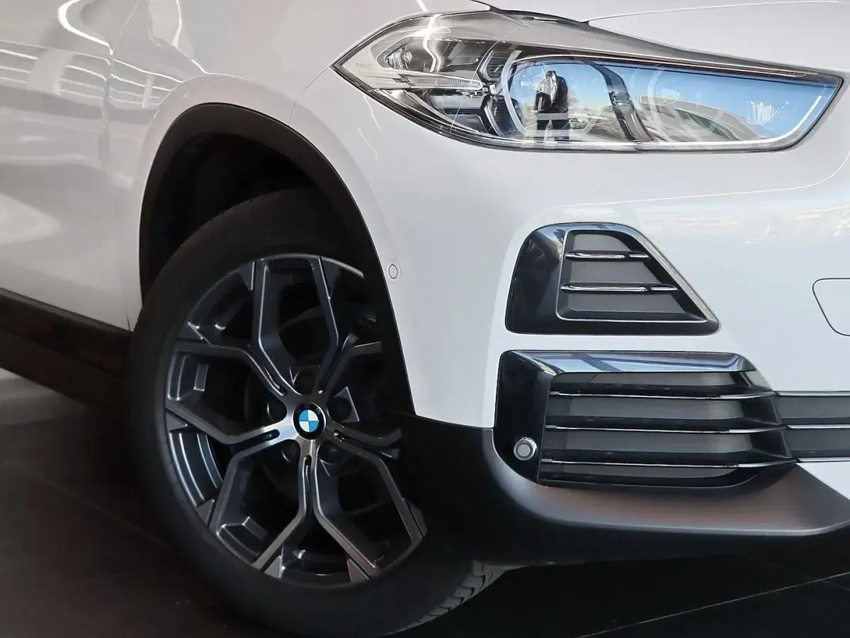 Używany BMW X2 Advantage 150 KM (110 kW) 2024 Biały SUV