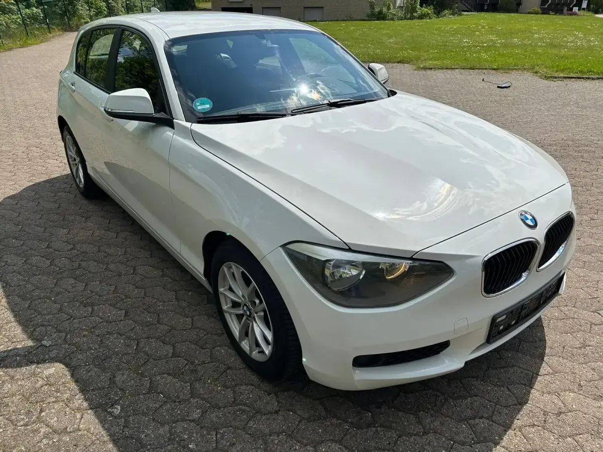 Gebraucht BMW 114 102 PS (75 kW) 2012 Weiß Kleinwagen