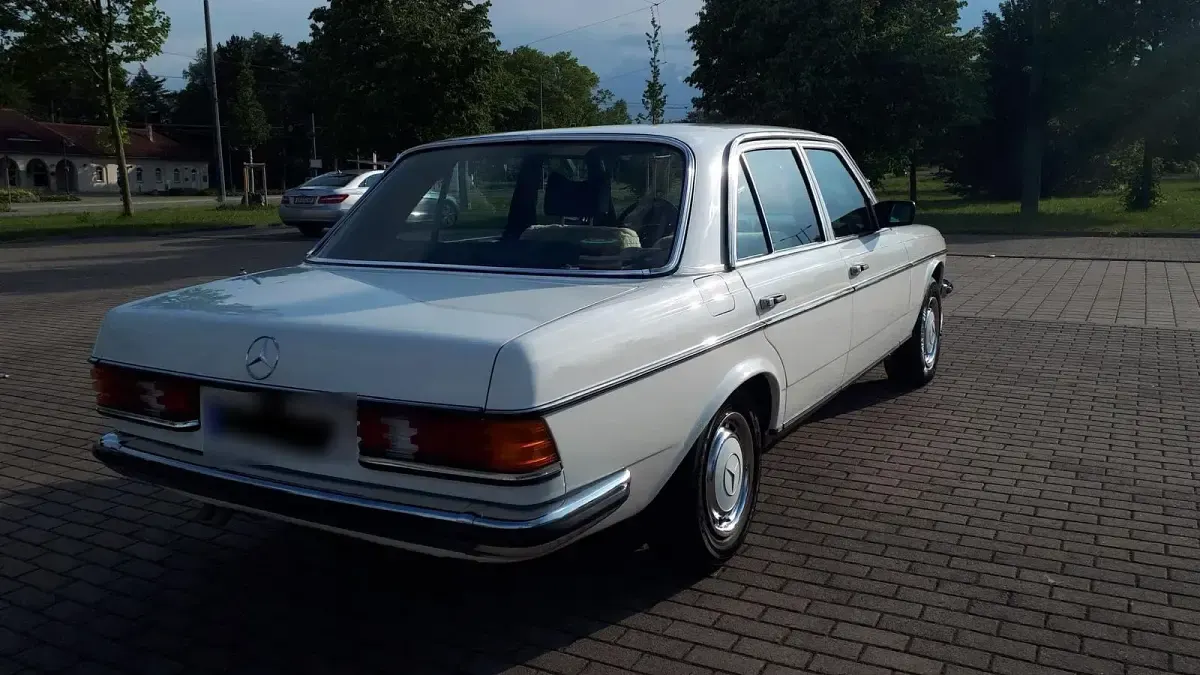 Gebraucht Mercedes E280 177 PS (130 kW) 1976 Weiß Limousine
