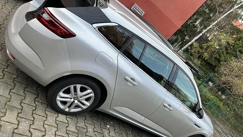 Silber Gebraucht 2017 Renault Mégane GrandTour Kombi | 8.500 € (Guter Preis) - Bild 1/4