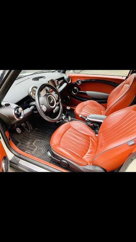 Beige Gebraucht 2007 Mini Cooper S Coupé Coupé | 2.000 € - Bild 1/4