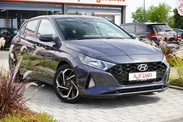 Gebraucht Hyundai i20 GO! 101 PS (74 kW) 2022 Grau Kleinwagen