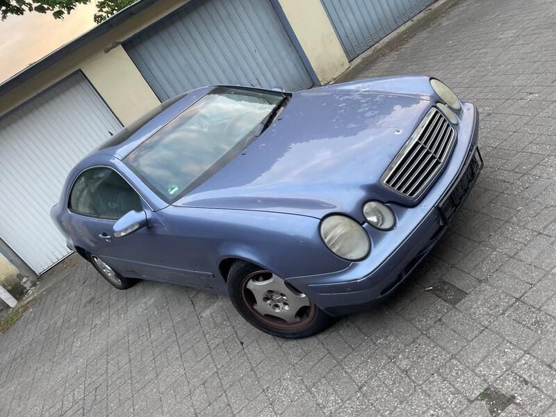 Blau Gebraucht 2001 Mercedes CLK200 Coupé | 1.499 € (Superpreis) - Bild 1/4