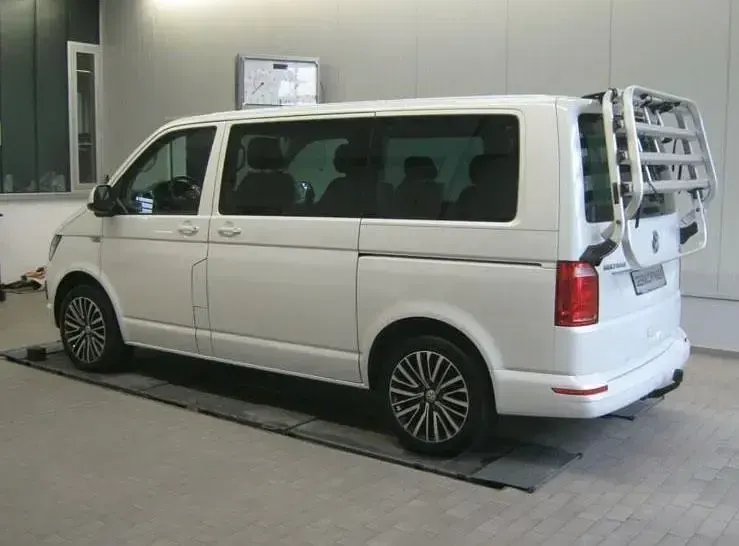 Gebraucht VW Multivan 204 PS (150 kW) 2016 Weiß Van / Kleinbus