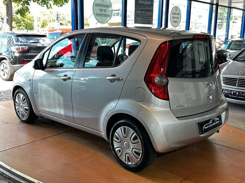 Gebraucht Opel Agila Edition 94 PS (69 kW) 2011 Grau Kleinwagen
