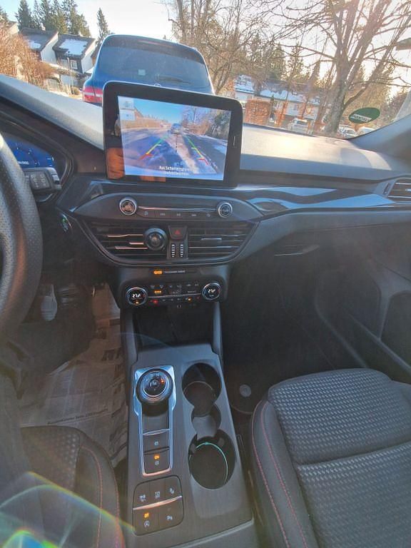 Gebraucht Ford Focus ST-Line X 150 PS (110 kW) 2020 Silber Limousine