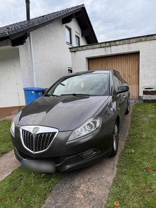Grau Gebraucht 2008 Lancia Delta Kleinwagen | 3.000 € (Fairer Preis) - Bild 1/4