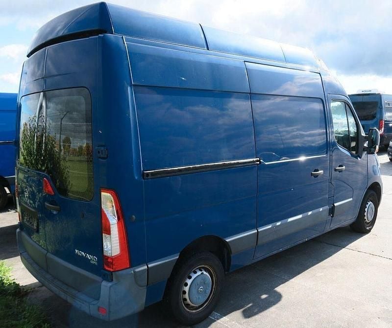 Gebraucht Opel Movano 125 PS (91 kW) 2015 Signalblau Van