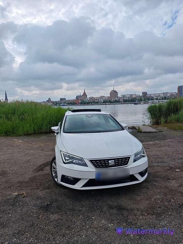 Weiß Gebraucht 2019 Seat Leon ST XCELLENCE Kombi | 12.000 € (Fairer Preis) - Bild 1/4