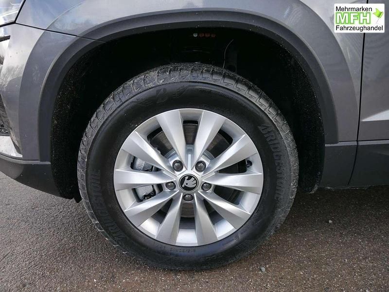 Neu Skoda Karoq Selection 150 PS (110 kW) 2025 Graphite grau metallic SUV