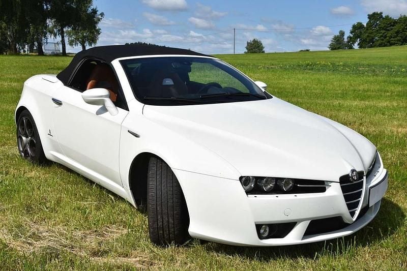 Weiß Gebraucht 2009 Alfa Romeo Spider Cabrio | 19.500 € (Etwas zu teuer) - Bild 1/4