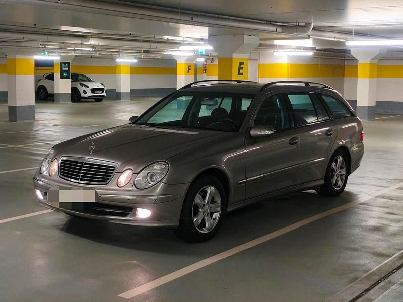 Gebraucht Mercedes E200 Avantgarde 163 PS (119 kW) 2003 Silber Kombi
