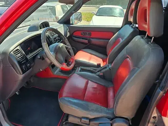 Gebraucht Mitsubishi L200 281 PS (206 kW) 2000 Rot Pickup