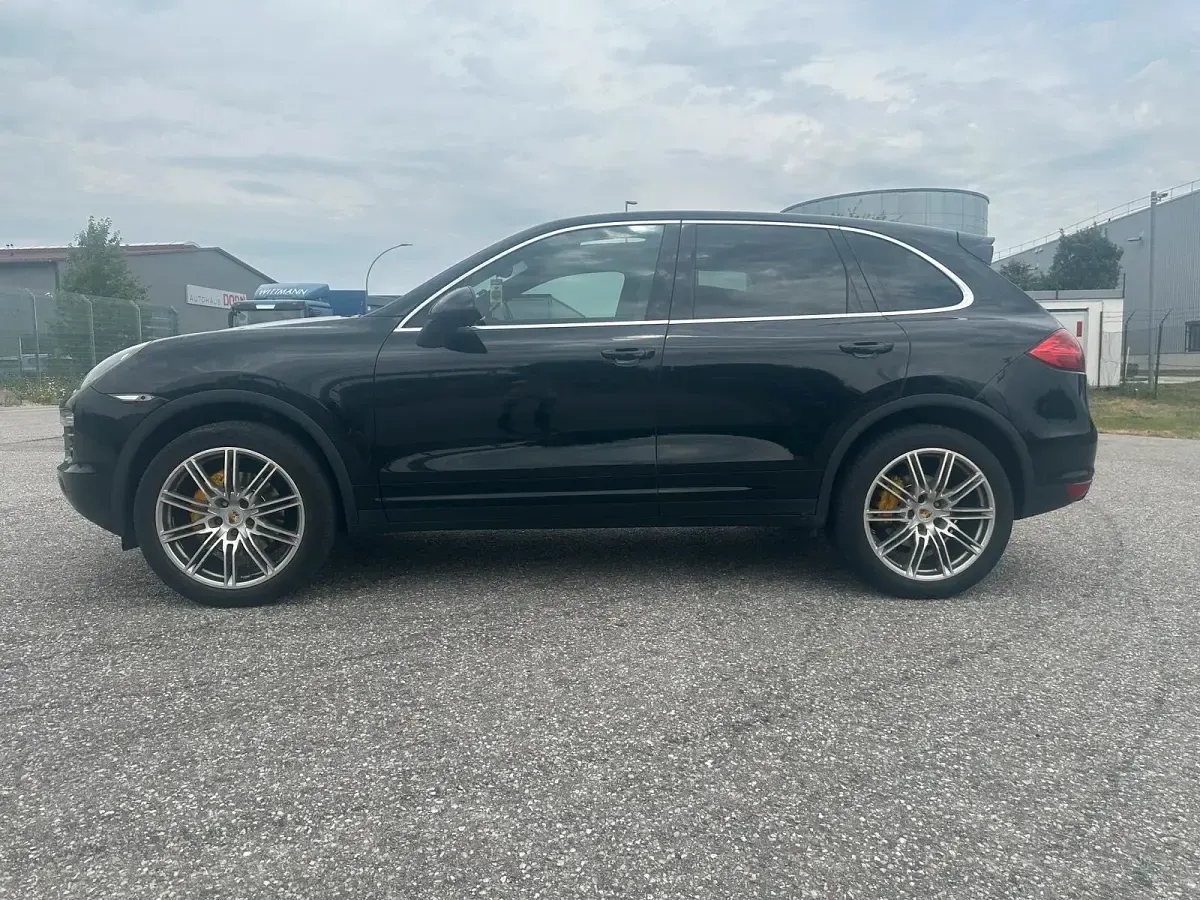 Gebraucht Porsche Cayenne 245 PS (180 kW) 2011 Schwarz SUV