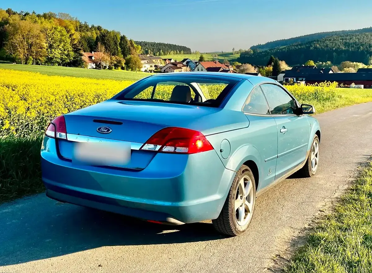 Gebraucht Ford Focus Cabriolet 145 PS (106 kW) 2007 Blau Cabrio
