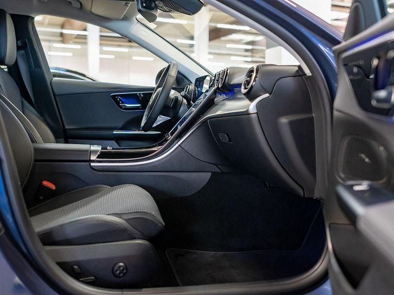 Gebraucht Mercedes C220 Advanced 197 PS (144 kW) 2025 Blau / sodalithblau Kombi