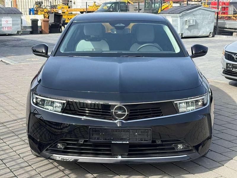 Gebraucht Opel Astra Elegance 131 PS (96 kW) 2023 Carbon schwarz metallic Limousine
