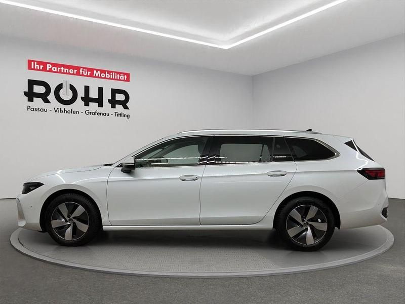 Gebraucht VW Passat Business 150 PS (110 kW) 2025 Oryxweiss perlmutteffekt Kombi