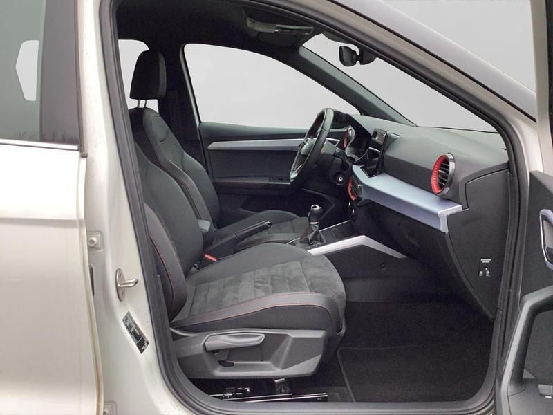 Second-hand Seat Arona FR 110 CP (80 kW) 2023 Alb SUV