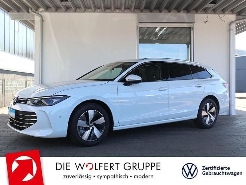 Pure white Gebraucht 2025 VW Passat Business Kombi | 35.450 € (Superpreis) - Bild 1/3