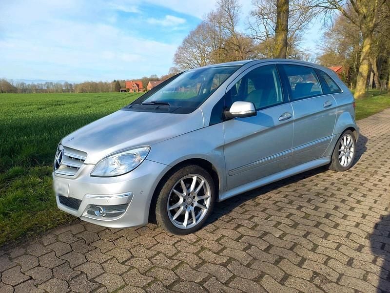 Usata Mercedes B150 95 CV (69 kW) 2009 Argento Monovolume