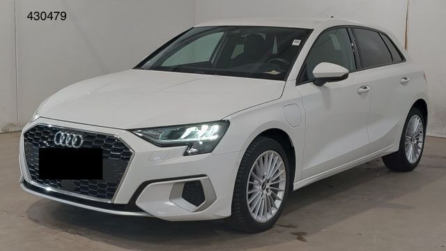 Weiß Gebraucht 2022 Audi A3 Sportback e-tron Sport Limousine | 23.950 € (Guter Preis) - Bild 1/4