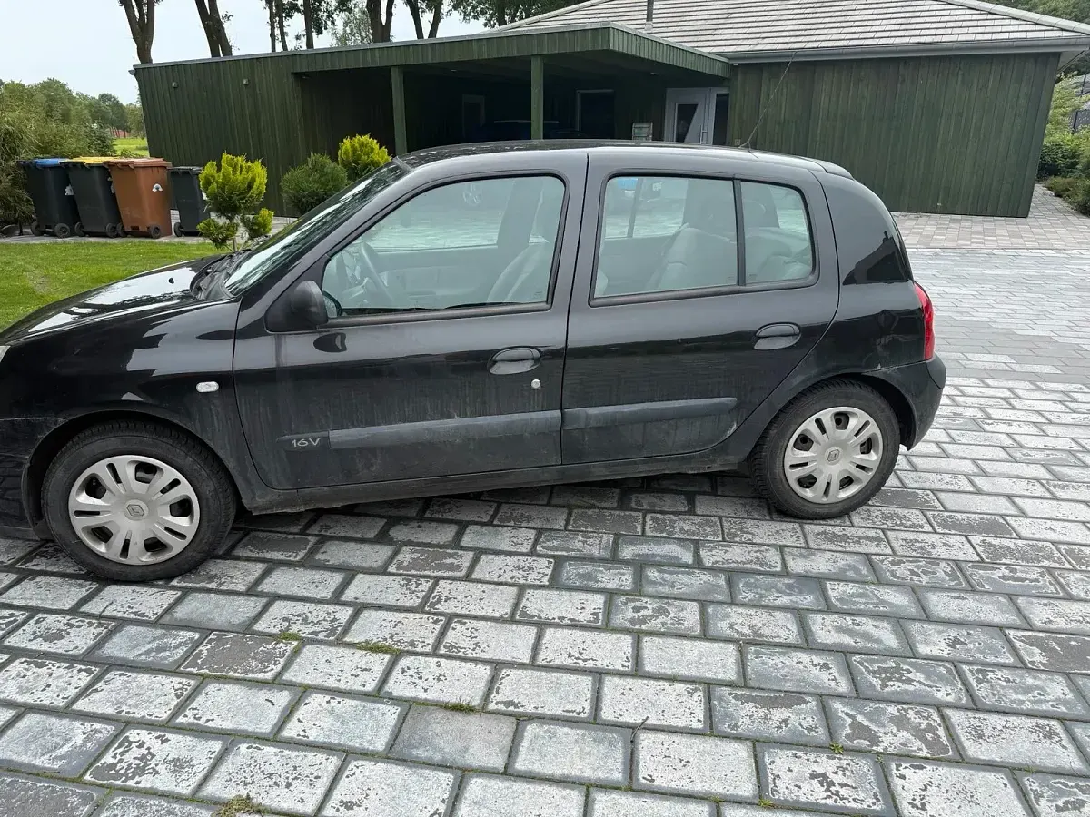 Gebraucht Renault Clio 75 PS (55 kW) 2005 Schwarz Kleinwagen
