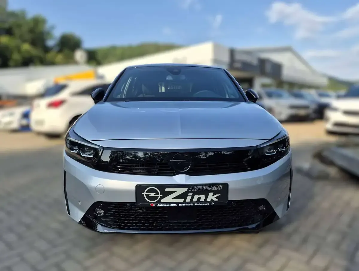 Gebraucht Opel Corsa 101 PS (74 kW) 2024 Kristall silber Kleinwagen